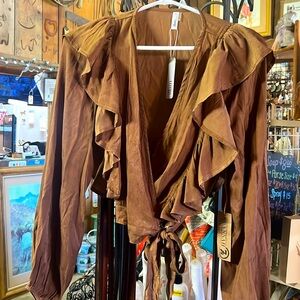 NWT Glam Ruffle Wrap Top Medium